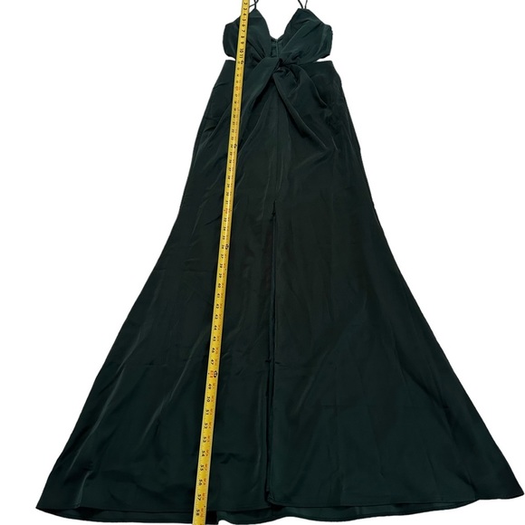 Showpo. Simple Twist of Fate Emerald Satin Dress Size 4 - Picture 10 of 17